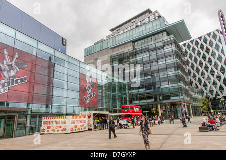 Salford, Regno Unito. Il 5 maggio 2013. In assoluto la prima uscita di Lowry Food Festival 2013 a MediaCity in Salford Quays. Il festival conteneva alimenti da oltre 80 produttori di specialità. Credito: Andrew Barker/Alamy Live News Foto Stock