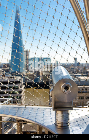 La vista dalla cima del 'Monument al Grande Incendio di Londra'. Foto Stock