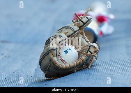 Milwaukee, Wisconsin, Stati Uniti d'America. Il 7 maggio 2013. Milwaukee ha sconfitto il Texas 6-3 a Miller Park di Milwaukee, WI. John Fisher/CSM/Alamy Live News Foto Stock