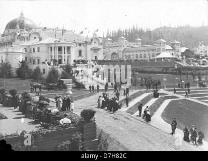 Una fotografia dagli archivi dell'OSU che mostra Lakeview Terrace a Portland. L'immagine cattura un momento storico nello sviluppo di questa zona, probabilmente dall'inizio alla metà del XX secolo. Foto Stock
