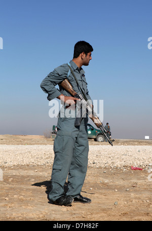 Polizia afgana essendo formati da militare olandese a Kunduz, Afghanistan Foto Stock