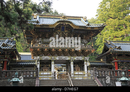 Giappone, Prefettura di Tochigi, Nikko, il Santuario Toshogu, la Porta Yomeimon, patrimonio mondiale dell UNESCO Foto Stock