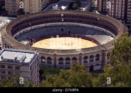 Plaza de Toros La Malagueta bullring Malaga Spagna, visto dal monte Gibralfaro Foto Stock