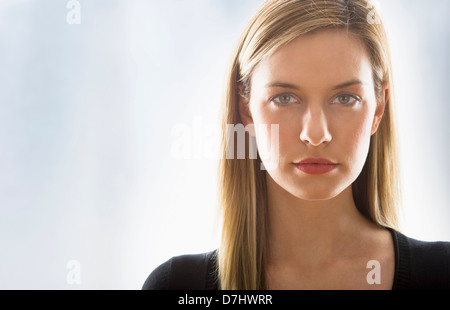 Studio Ritratto di giovane donna Foto Stock