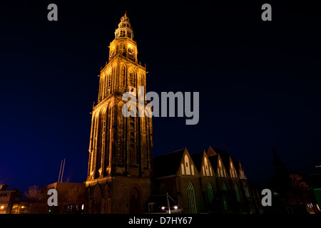 Famoso Martinitoren (torre Martini) a Groningen durante la notte, Paesi Bassi Foto Stock