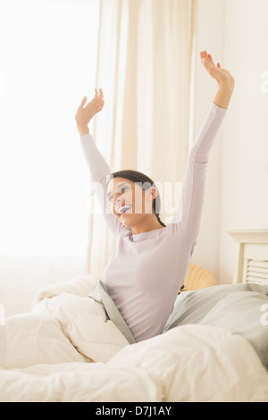 Donna che sveglia Foto Stock