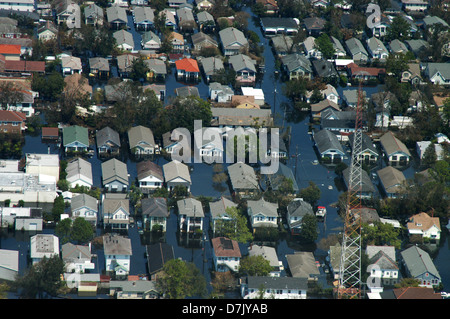 Vista aerea del massiccio delle inondazioni e distruzioni causate dall'uragano Katrina Settembre 4, 2005 a New Orleans, LA. Foto Stock
