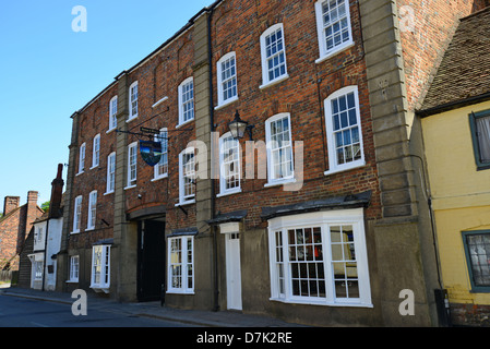 Xviii secolo George & Dragon Hotel, High Street, West Wycombe, Buckinghamshire, Inghilterra, Regno Unito Foto Stock