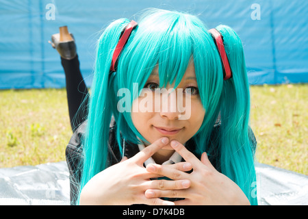 Giovane ragazza giapponese vestito in costume cosplay Foto Stock