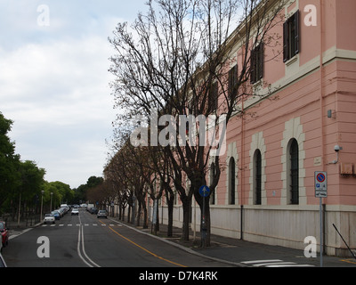 Sito in una strada tranquilla nel centro di Cagliari a isola di Sardegna in Italia Foto Stock