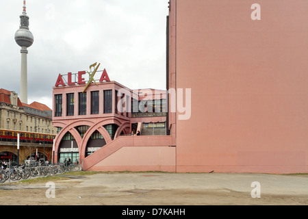 Berlino, Germania, ingresso al Alexa shopping center in Berlin-Mitte Foto Stock