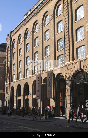 Esterno di Hays Galleria Shopping Mall London Southwark Foto Stock