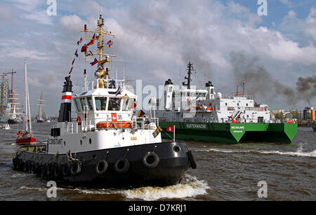 Amburgo, Germania. Il 9 maggio 2013. Impressioni della 824th compleanno del porto di Amburgo 2013, Germania. Credito: Wibke Woyke/Alamy Live News Foto Stock