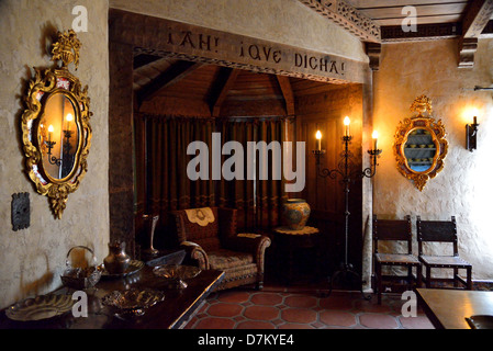 L'interno di Scotty's Castle. Parco Nazionale della Valle della Morte, California, Stati Uniti d'America. Foto Stock