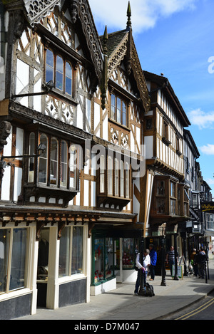 Periodo edifici con travi in legno, Broad Street, Ludlow, Shropshire, England, Regno Unito Foto Stock