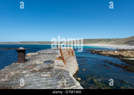 Parete di porto a Sennen Cove, nelle vicinanze del Lands End, Cornwall Foto Stock