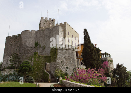 Il Castello di Duino in Italia settentrionale. Foto Stock