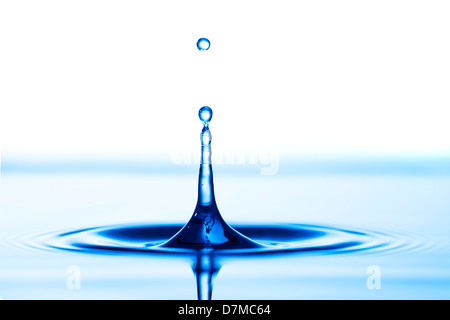 Goccia di acqua impatto Foto Stock