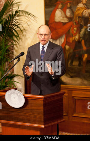 Premere il tasto Conferenza tra Enrico Letta, Primo Ministro italiano e presidente in carica del Parlamento europeo Martin Schulz Foto Stock