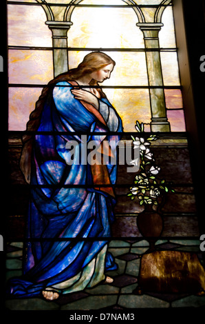 New York, Troy. San Paolo Chiesa Episcopale, circa 1827. Vetro Tiffany windows, circa 1890. Foto Stock