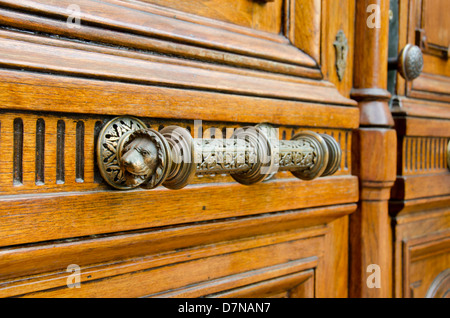 New York, Troy. Storico di porte in legno della Vail alloggiare parte di Russell Sage College. Foto Stock