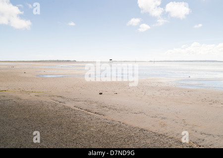 Lindisfarne da causeway - Isola Santa, Northumberland, Inghilterra Foto Stock