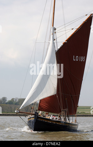 Gladys Bawley LO195 Gaff rigger . "Gladys' è una bella 85ft chiatta a vela Foto Stock
