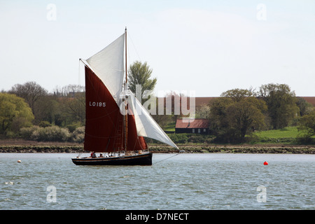 Gladys Bawley LO195 Gaff rigger . "Gladys' è una bella 85ft chiatta a vela Foto Stock