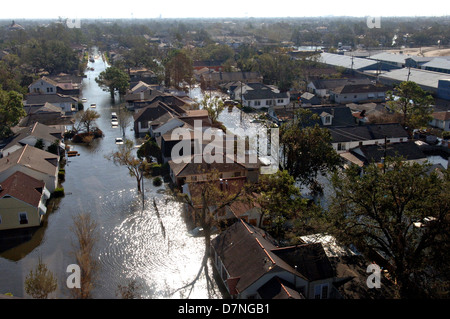 Vista aerea di gravi inondazioni e distruzione dopo il passaggio dell uragano Katrina Settembre 7, 2005 a New Orleans, LA. Foto Stock