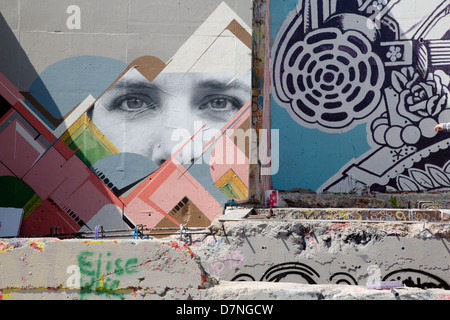 Arte dalla speranza (aiutando altre persone ovunque) outdoor gallery / graffiti Park di Austin in Texas Foto Stock