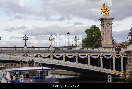 Ponte sul Fiume Senna a Parigi Foto Stock