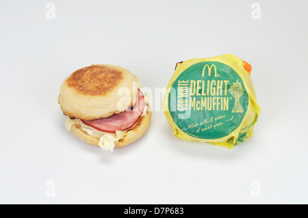 McDonald's Albume delizia McMuffins su sfondo bianco, ritaglio. Stati Uniti d'America Foto Stock