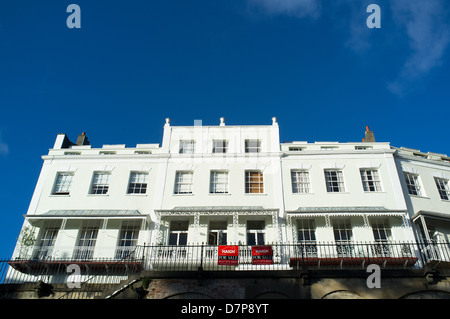 dh Royal York Crescent CLIFTON VILLAGE BRISTOL Georgian buildings appartamenti a schiera in vendita segni uk property case casa terrazza Foto Stock