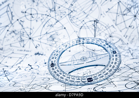 Goniometro sullo sfondo delle formule matematiche e algoritmi Foto Stock