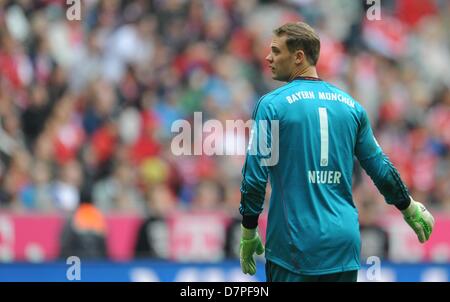 Il Bayern il portiere Manuel Neuer è raffigurato durante la Bundesliga soccer match tra Bayern Monaco e FC Augsburg a stadio Allianz Arena di Monaco di Baviera, Germania, 11 maggio 2013. Foto: Andreas Gebert Foto Stock