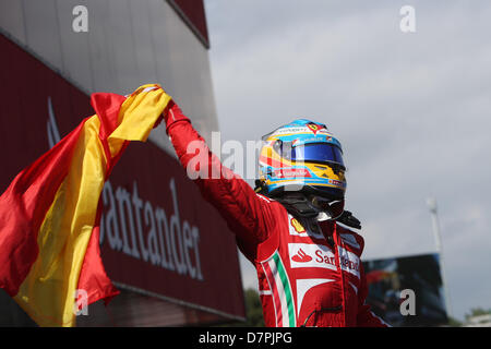 Montmelo, Spagna. Il 12 maggio 2013. Fernando Alonso (ESP), la Scuderia Ferrari celebrare dopo aver vinto gara tha - Formula1 nel Campionato del Mondo 2013 - Round 05 al Circuito de Catalunya, Montmelo, SpainDPA/Alamy Live News Foto Stock