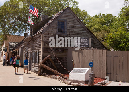 Il legno più vecchio Schoolhouse è visto in Sant'Agostino luce è raffigurato in Sant'Agostino, Florida Foto Stock