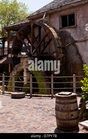 Una replica di un Grist Mill è visto dal mulino ristorante Top in Sant'Agostino luce è raffigurato in Sant'Agostino, Florida Foto Stock