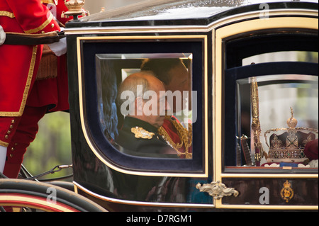 Carrello di trasporto imperiale Corona di Stato per le Case del Parlamento per l'annuale dello stato di apertura del Parlamento. Foto Stock