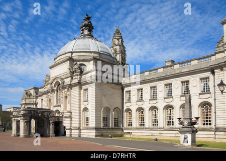 Municipio di Cardiff e Cardiff City Centre, Cardiff Wales, Regno Unito Foto Stock