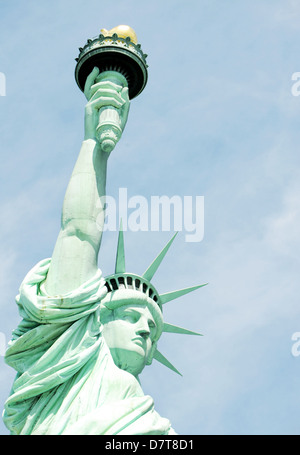 Statua della Libertà, la libertà è illuminante il mondo, scultura neoclassica, progettato da Frederic Bartholdi dedicato 10 a 28-1886, Foto Stock