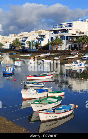 Barche da pesca in Charco de San Gines, Arrecife, Lanzarote, Isole Canarie, Spagna, Atlantico Foto Stock