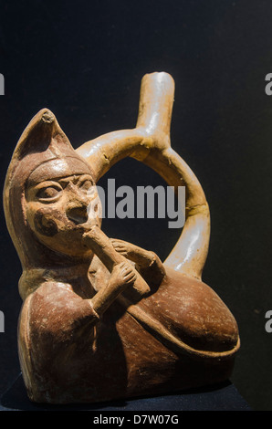 Precolombiana terraglie nel museo di archeologia, Trujillo, Perù, Sud America Foto Stock