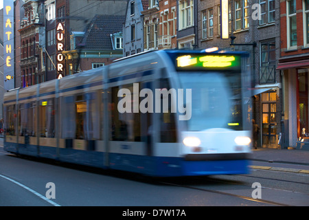 Il Tram, Amsterdam, Paesi Bassi Foto Stock