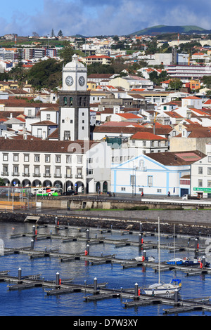 Chiesa principale di clock tower, Ponta Delgada City, isola Sao Miguel, Azzorre, Portogallo, Atlantico Foto Stock