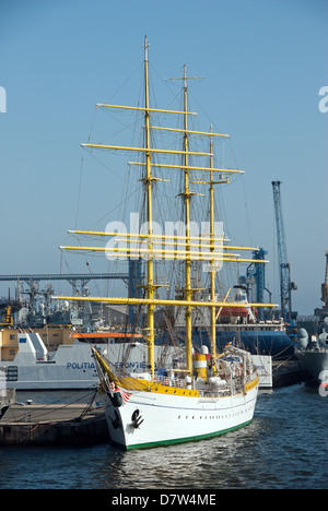 Il rumeno Naval Training nave Mircea ormeggiate nel porto di Constanta Foto Stock