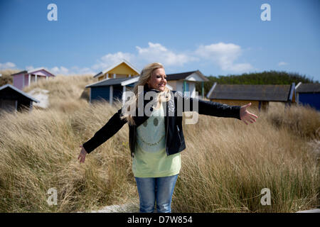 Malmo, Svezia. 14 maggio 2013. Cantante Natalie Horler dalla banda Cascada che rappresenta la Germania pone durante un viaggio della delegazione tedesca a Skanoer durante l'Eurovision Song Contest 2013 a Malmo, Svezia, 14 maggio 2013. Il gran finale del 58th Eurovision Song Contest (CES) avviene il 18 maggio 2013. Foto: Joerg Carstensen/dpa +++(c) dpa - Bildfunk+++/Alamy Live News Foto Stock