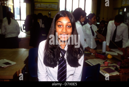 Gli alunni delle scuole, Brughiera di scuola secondaria, Hounslow, Middlesex, Regno Unito. Foto Stock