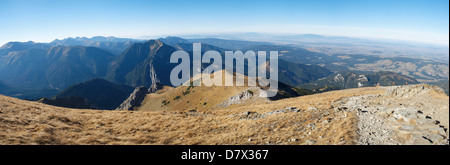 Vista panoramica sui monti Tatra in Polonia vicino a Czerwone Wierchy Foto Stock