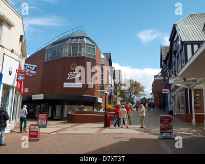 Witton street nel centro della città di Northwich CHESHIRE REGNO UNITO Foto Stock